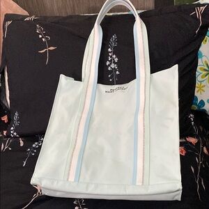 Marc Jacobs Blue Tote Bag with Structured Design and Sturdy Handles